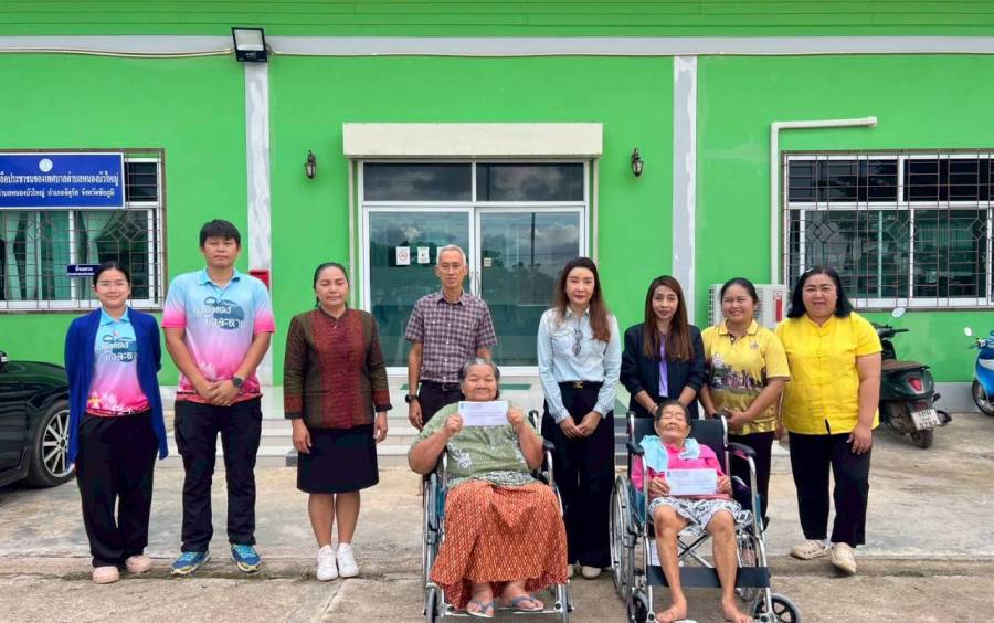 มอบรถเข็นวีลแชร์ให้แก่ผู้พิการด้อยโอกาส ณ มูลนิธิสว่างคุณธรรม อำเภอเมืองชัยภูมิ จังหวัดชัยภูมิ จำนวน 2 ราย รายนางงัน แหล่งสุข ม.1 และราย นางสอาด โสภิชัย ม.4 ตามโครงการ 